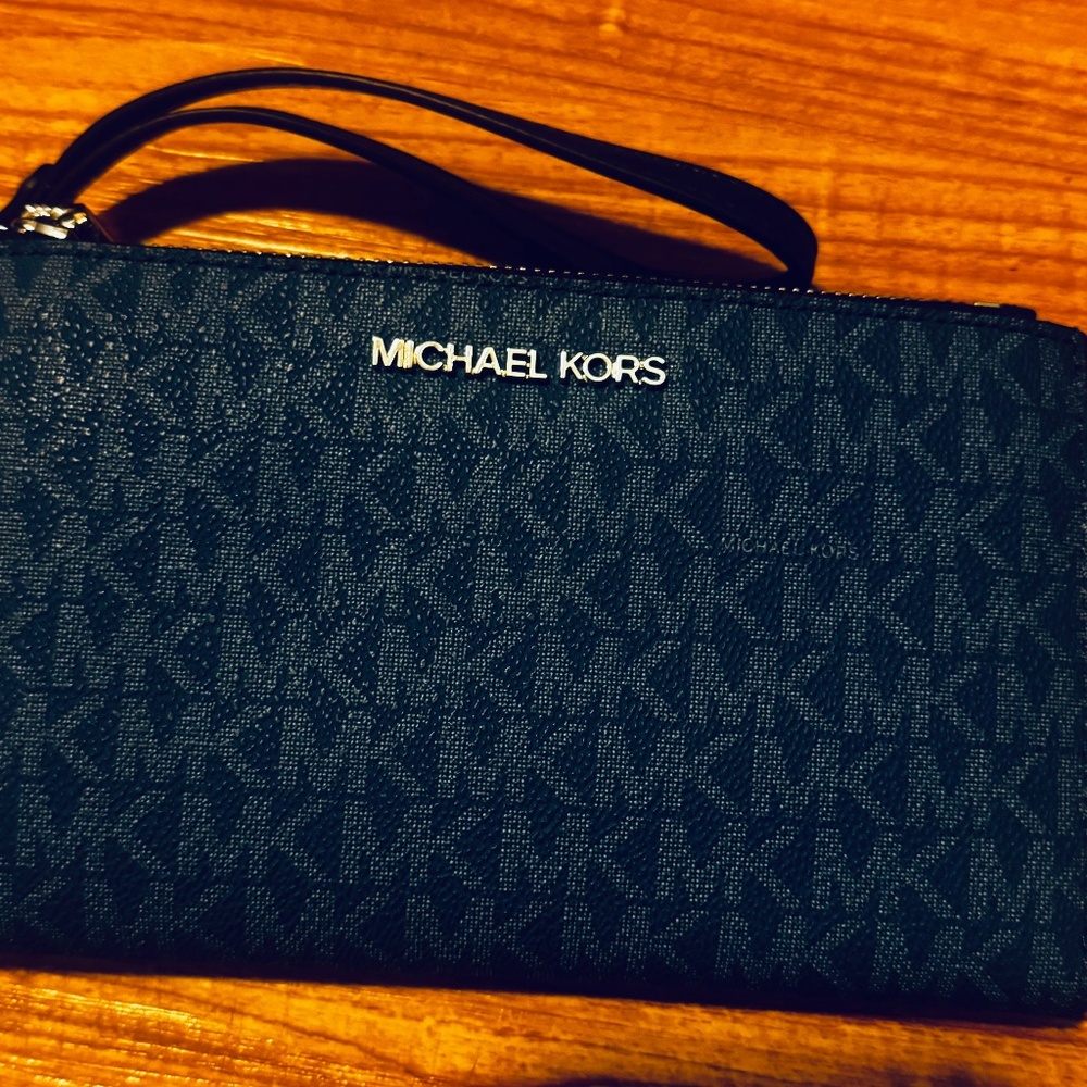 Nwt michael kors double zip large wristlet